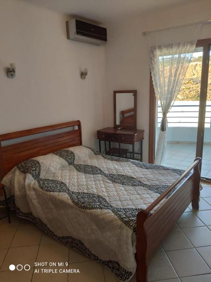Studio Avec Piscine Et Wifi A Cabonegro Cabo Negro Exterior foto