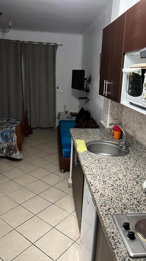 Studio Avec Piscine Et Wifi A Cabonegro Cabo Negro Exterior foto